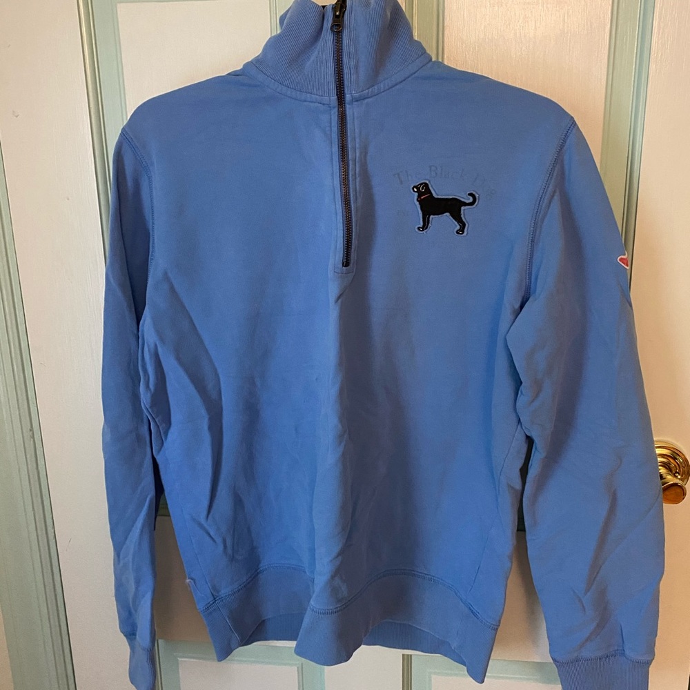Black dog pullover